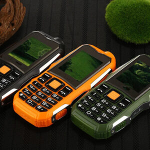 Telefon Militar 3800 mAh cu lanterna si RADIO FM, OLED, Dual Sim, rezistent la socuri XRP PRO